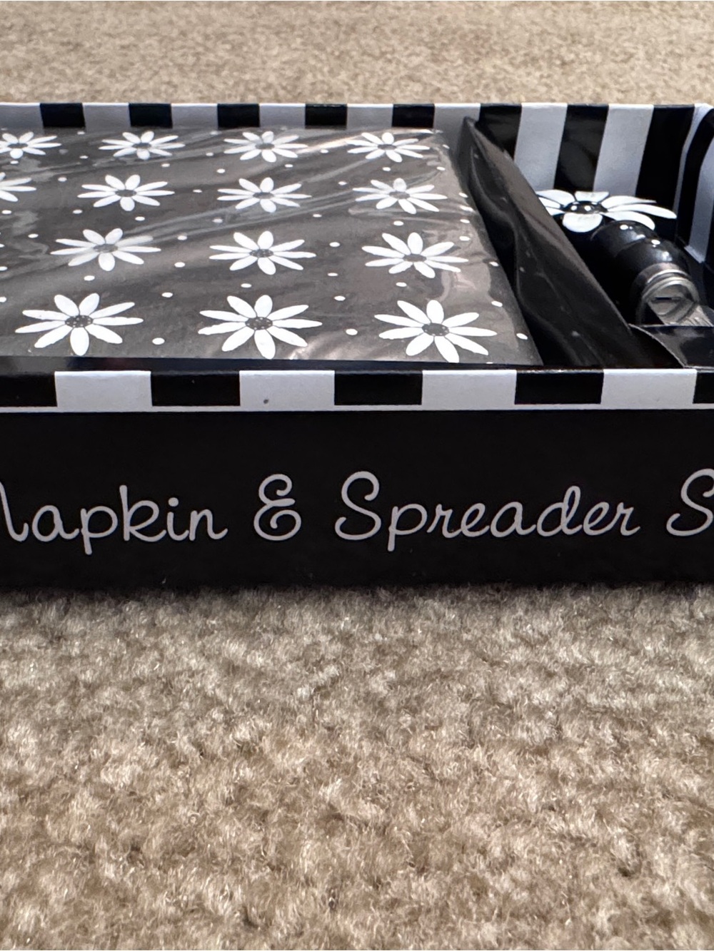 Floral Black & White Cheese Spreader Gift Set - Picture 3 of 3